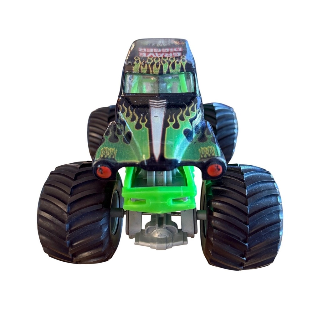 Monster Jam Grave Digger Hot Wheels Truck 1:24 Scale Die Cast Metal Top - Picture 2 of 10